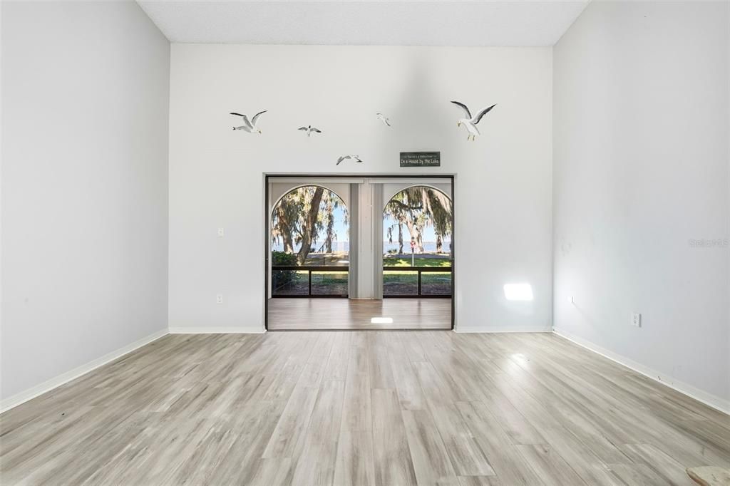 For Sale: $395,000 (2 beds, 2 baths, 1416 Square Feet)