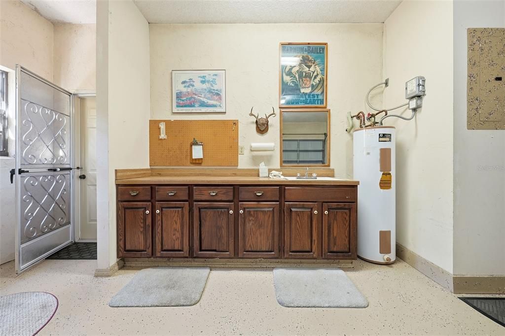 For Sale: $395,000 (2 beds, 2 baths, 1416 Square Feet)