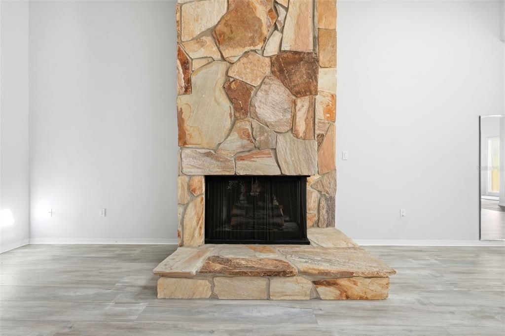 For Sale: $395,000 (2 beds, 2 baths, 1416 Square Feet)