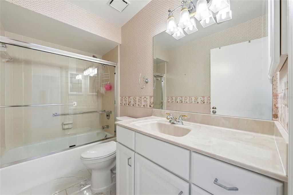 For Sale: $395,000 (2 beds, 2 baths, 1416 Square Feet)