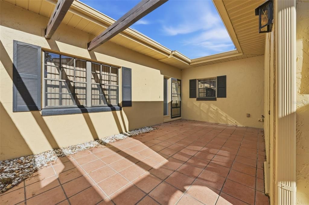 For Sale: $395,000 (2 beds, 2 baths, 1416 Square Feet)