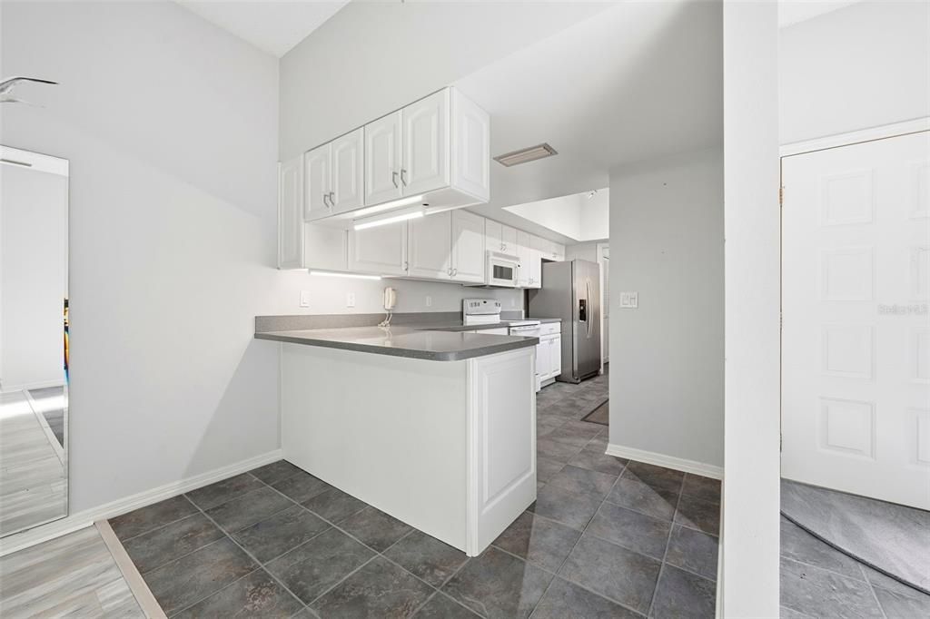 For Sale: $395,000 (2 beds, 2 baths, 1416 Square Feet)