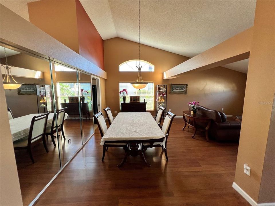 На продажу: $575,000 (4 спален, 2 ванн, 2258 Квадратных фут)