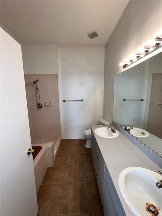 На продажу: $575,000 (4 спален, 2 ванн, 2258 Квадратных фут)