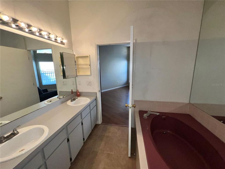 На продажу: $575,000 (4 спален, 2 ванн, 2258 Квадратных фут)