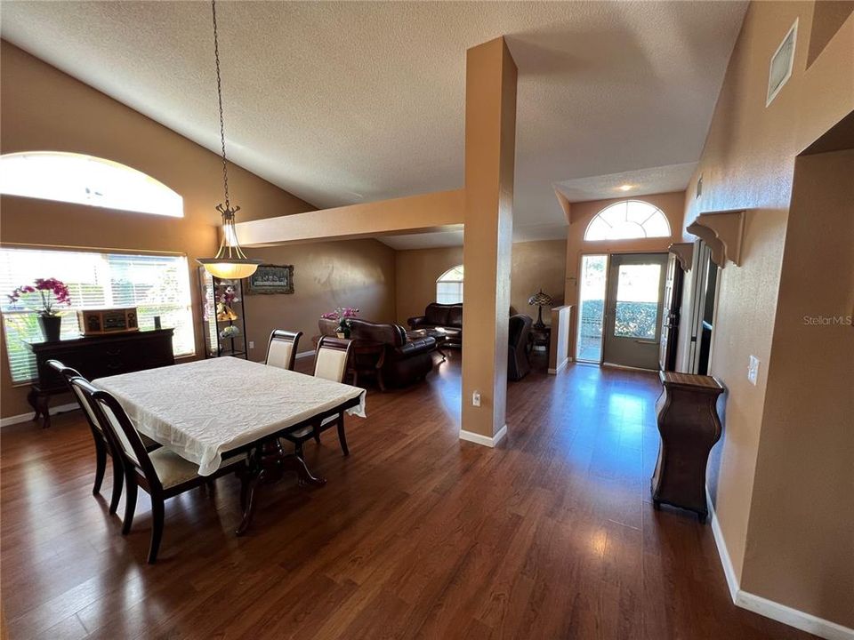 На продажу: $575,000 (4 спален, 2 ванн, 2258 Квадратных фут)