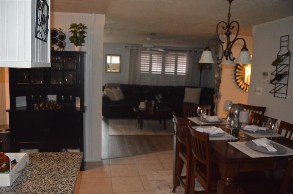 For Sale: $289,900 (2 beds, 2 baths, 1135 Square Feet)