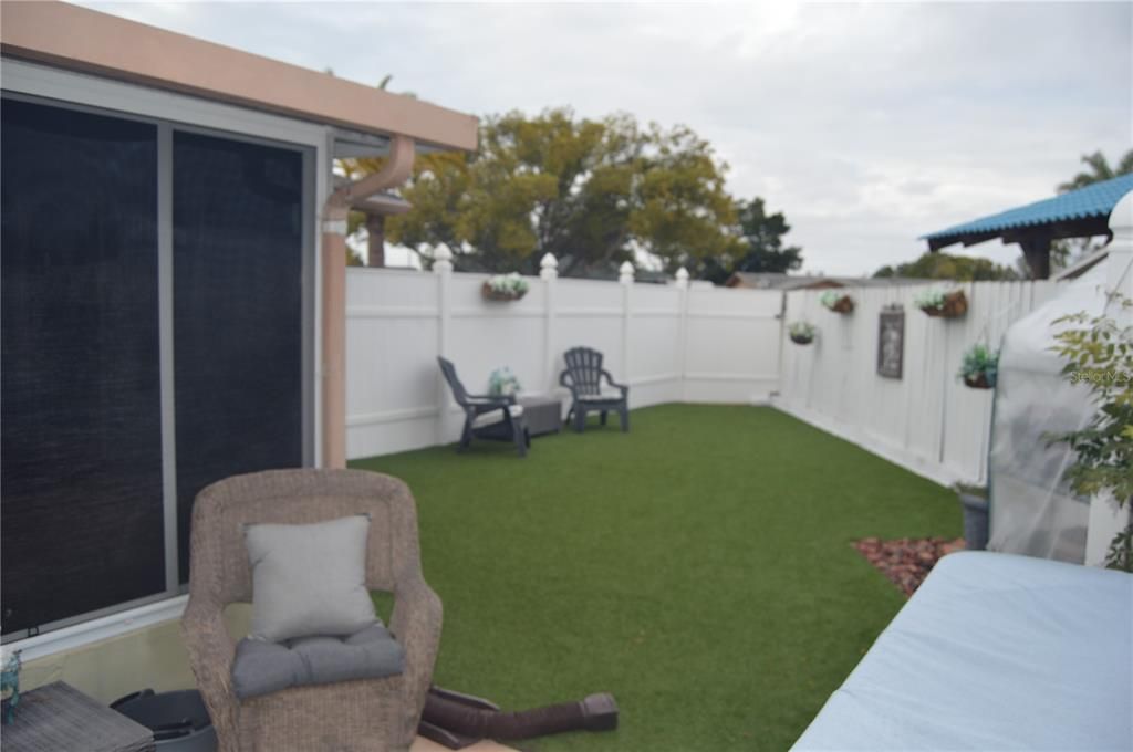 For Sale: $289,900 (2 beds, 2 baths, 1135 Square Feet)