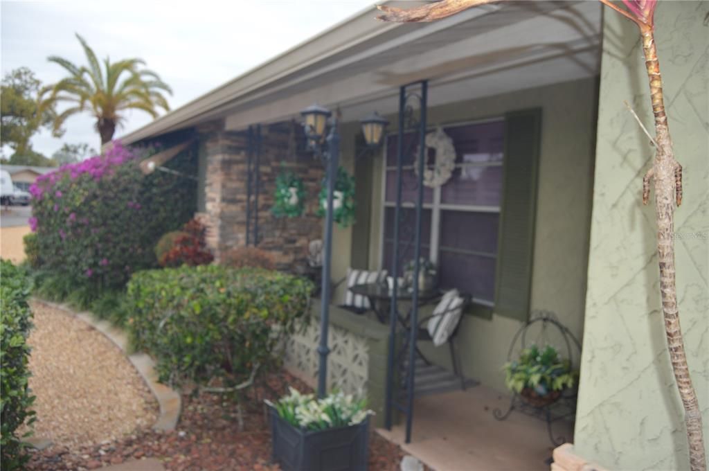 For Sale: $289,900 (2 beds, 2 baths, 1135 Square Feet)