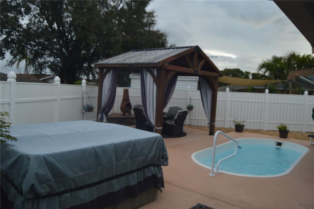 For Sale: $289,900 (2 beds, 2 baths, 1135 Square Feet)