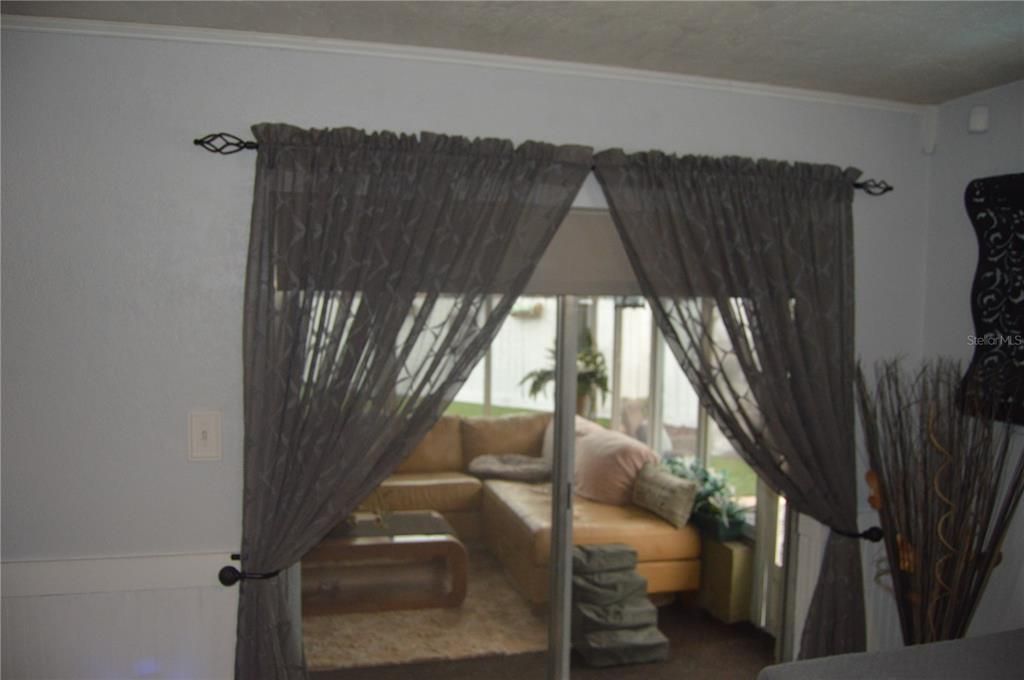 For Sale: $289,900 (2 beds, 2 baths, 1135 Square Feet)