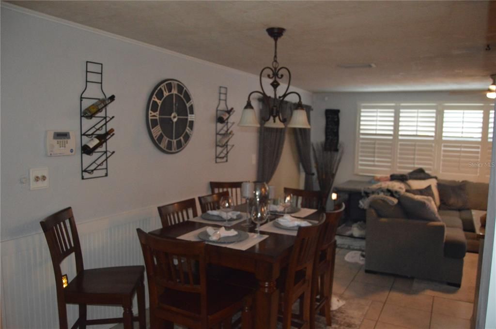 For Sale: $289,900 (2 beds, 2 baths, 1135 Square Feet)