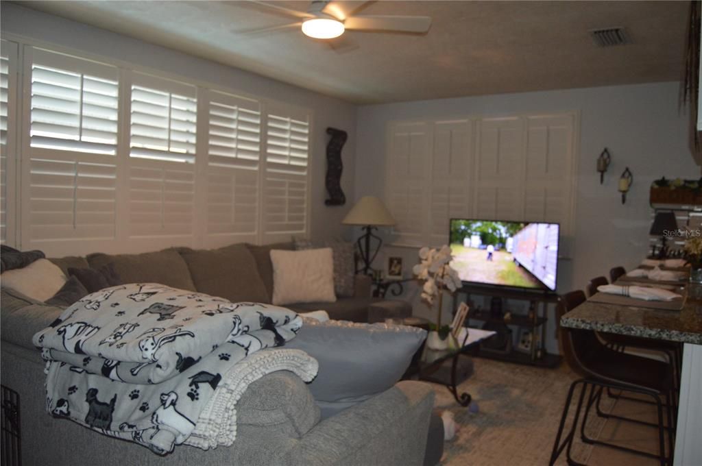 For Sale: $289,900 (2 beds, 2 baths, 1135 Square Feet)