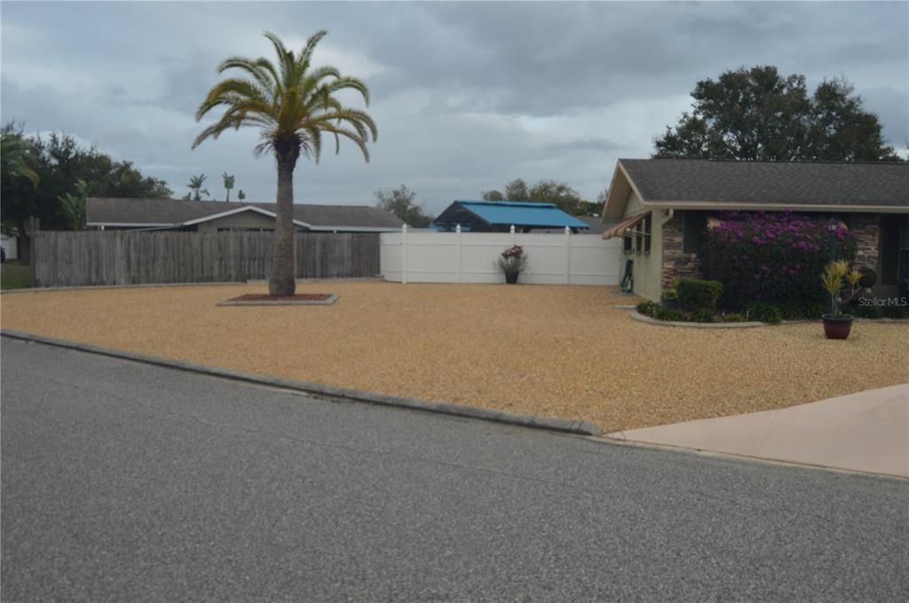 For Sale: $289,900 (2 beds, 2 baths, 1135 Square Feet)