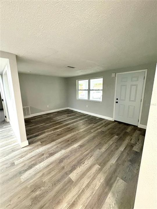 出租: $1,695 (3 贝兹, 2 浴室, 1249 平方英尺)