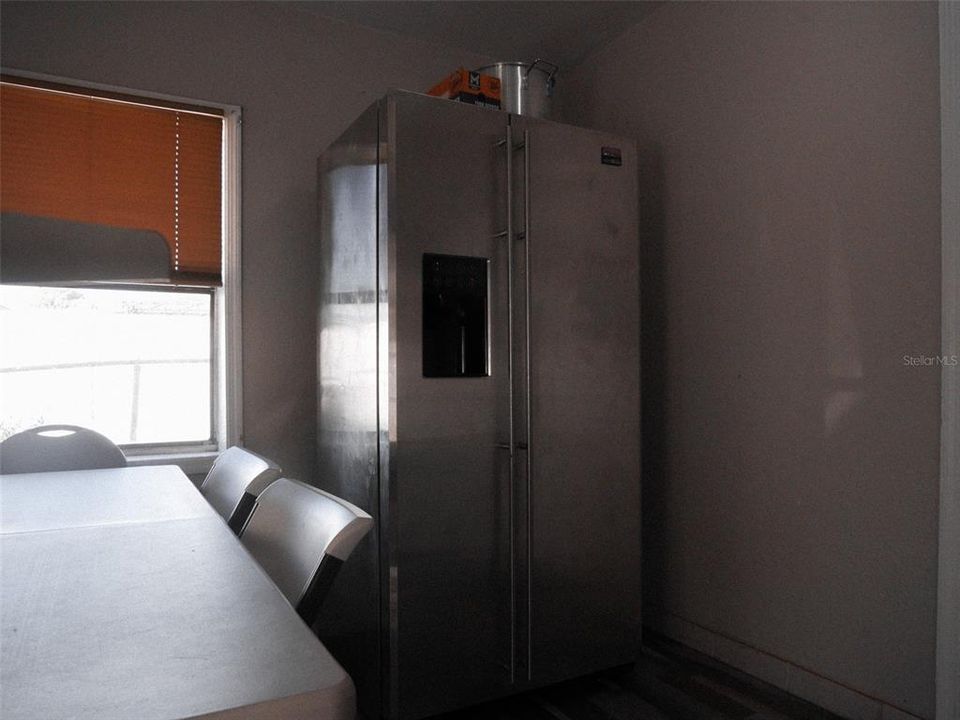 For Sale: $220,000 (2 beds, 2 baths, 541 Square Feet)