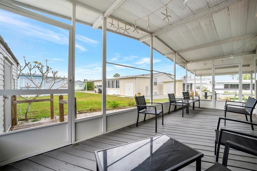 For Sale: $159,000 (2 beds, 2 baths, 1012 Square Feet)