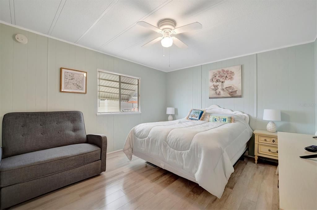 For Sale: $159,000 (2 beds, 2 baths, 1012 Square Feet)