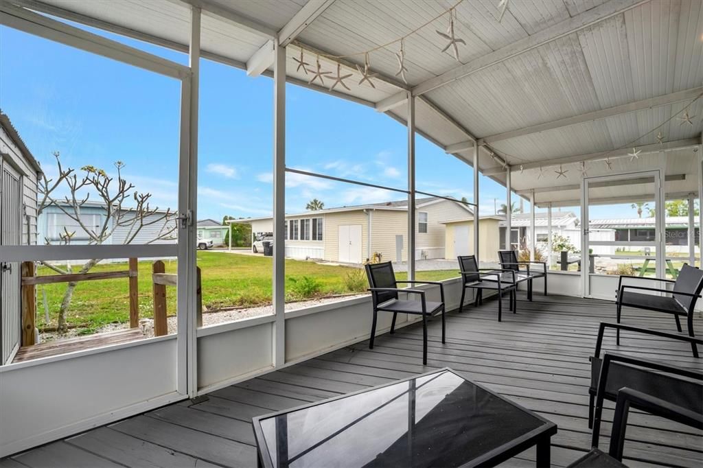 For Sale: $159,000 (2 beds, 2 baths, 1012 Square Feet)