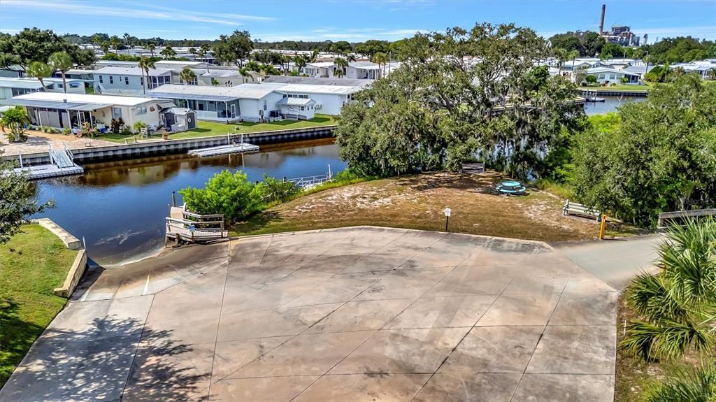 For Sale: $159,000 (2 beds, 2 baths, 1012 Square Feet)