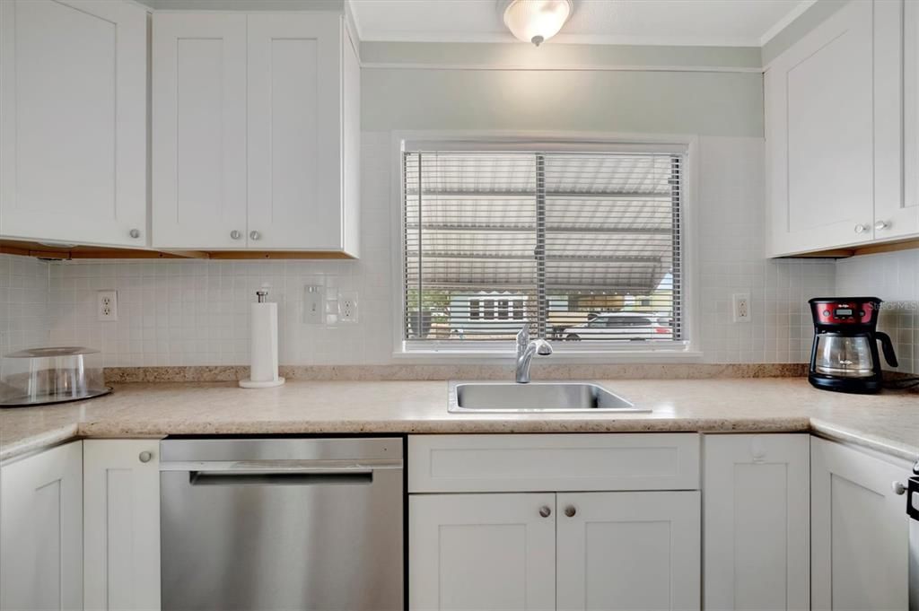 For Sale: $159,000 (2 beds, 2 baths, 1012 Square Feet)