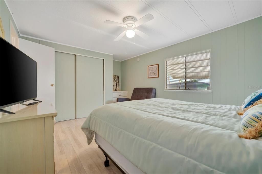 For Sale: $159,000 (2 beds, 2 baths, 1012 Square Feet)