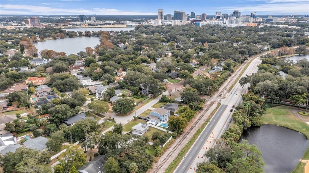 For Sale: $425,000 (2 beds, 1 baths, 960 Square Feet)