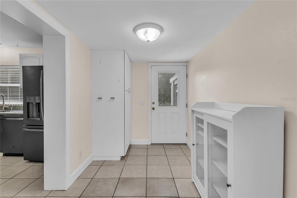 For Sale: $425,000 (2 beds, 1 baths, 960 Square Feet)