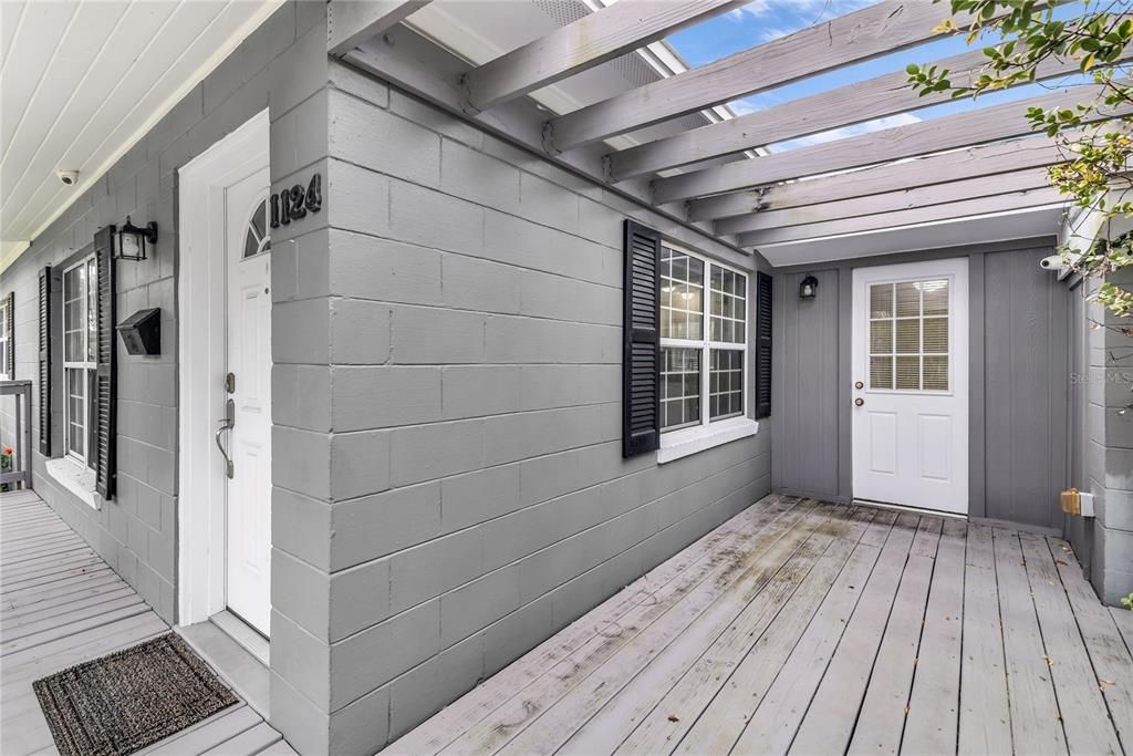 For Sale: $425,000 (2 beds, 1 baths, 960 Square Feet)