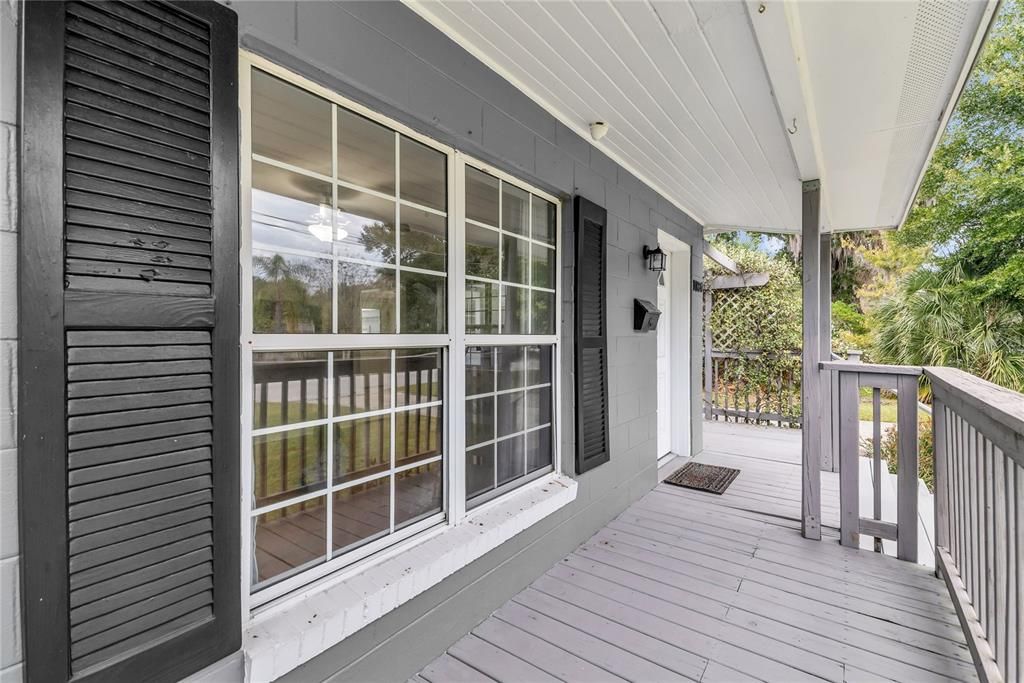 For Sale: $425,000 (2 beds, 1 baths, 960 Square Feet)