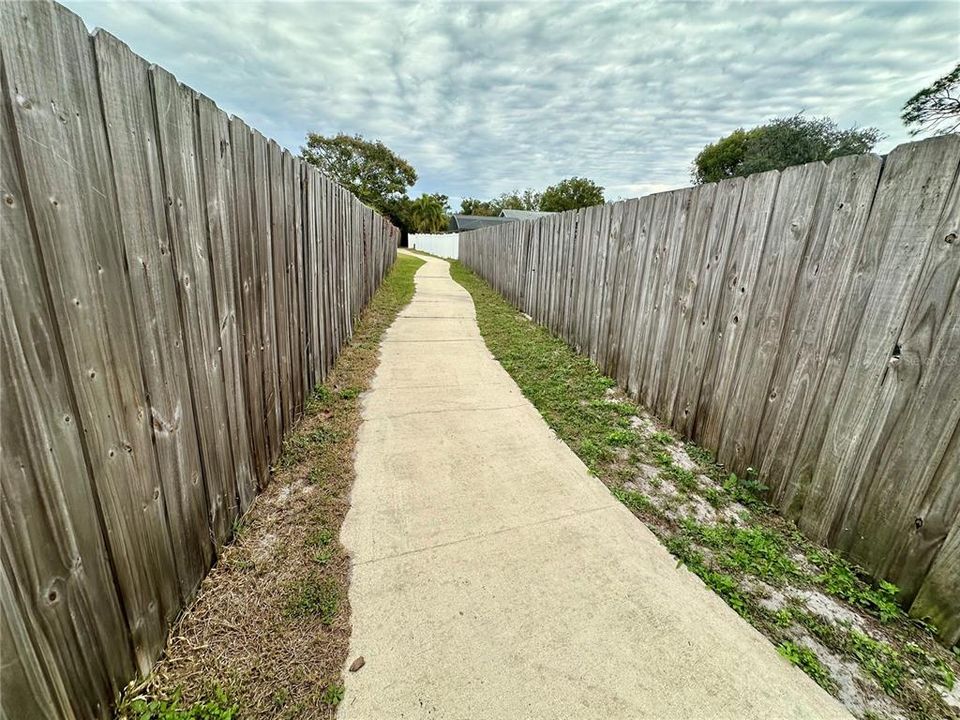 待售: $390,000 (3 贝兹, 2 浴室, 1565 平方英尺)