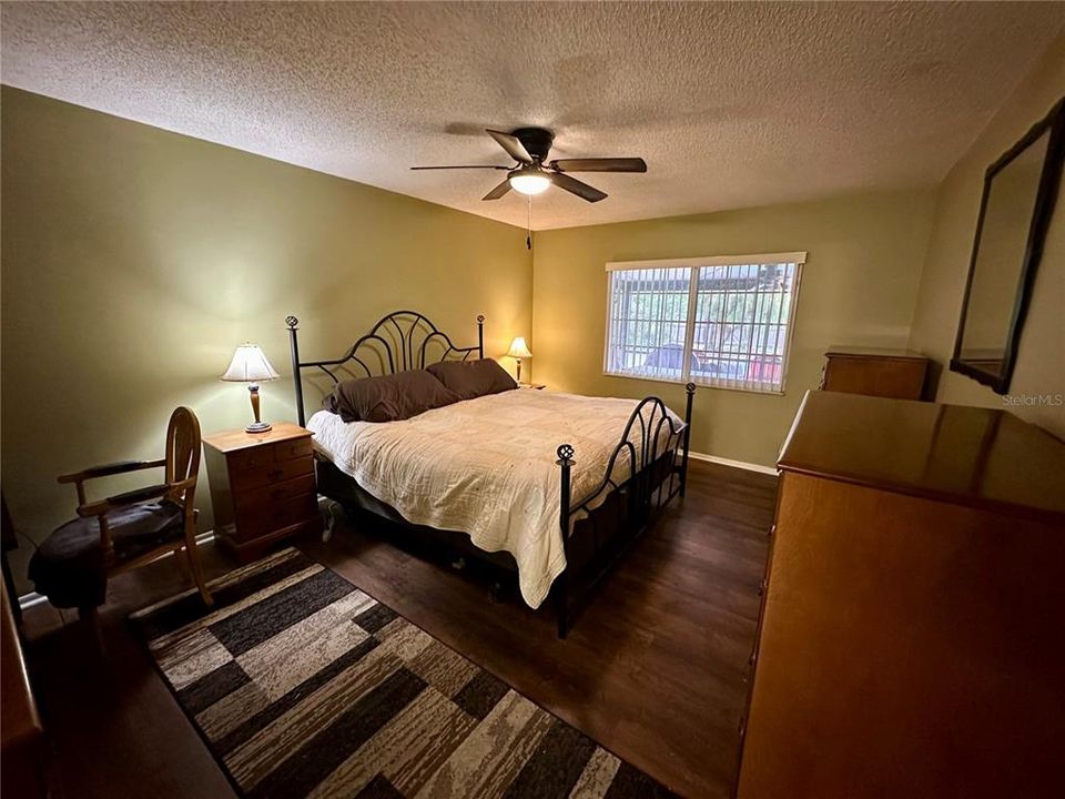 待售: $390,000 (3 贝兹, 2 浴室, 1565 平方英尺)