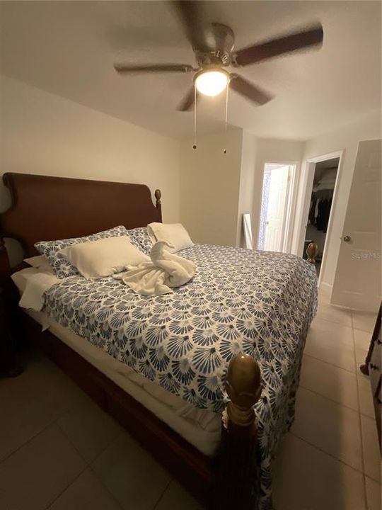 En Venta: $241,000 (2 camas, 2 baños, 937 Pies cuadrados)