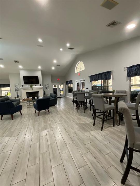 En Venta: $241,000 (2 camas, 2 baños, 937 Pies cuadrados)