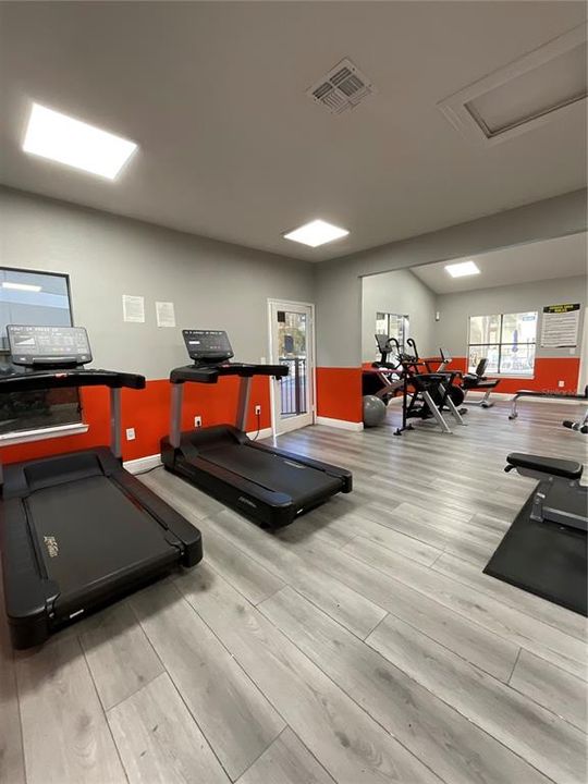 En Venta: $241,000 (2 camas, 2 baños, 937 Pies cuadrados)