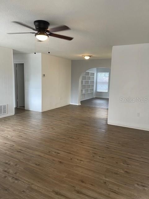 For Rent: $2,200 (3 beds, 2 baths, 1419 Square Feet)