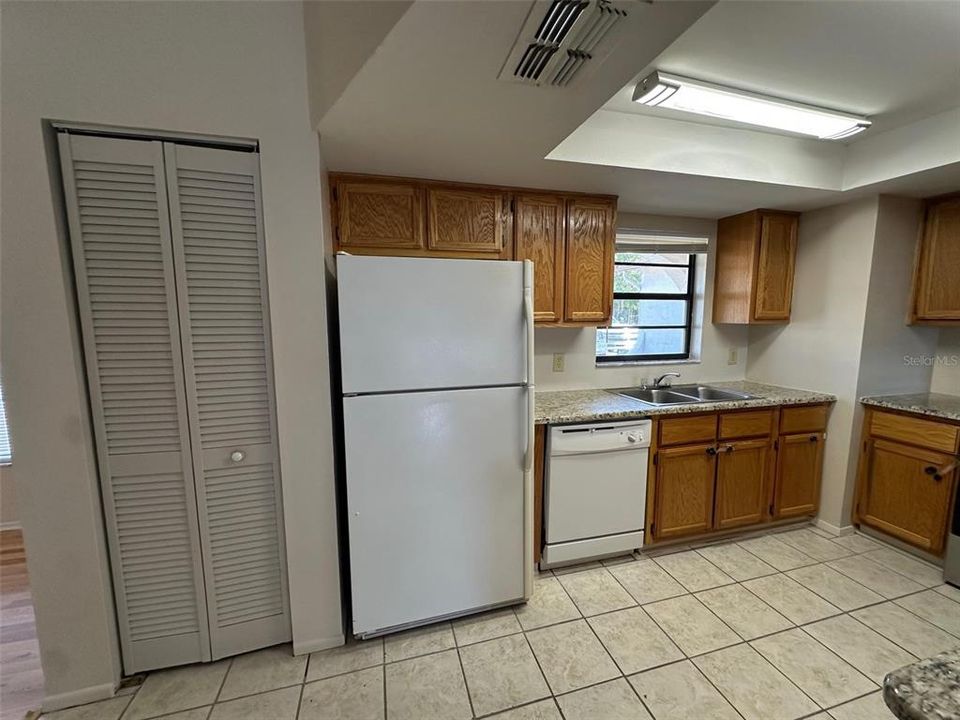 待售: $259,000 (3 贝兹, 2 浴室, 1391 平方英尺)