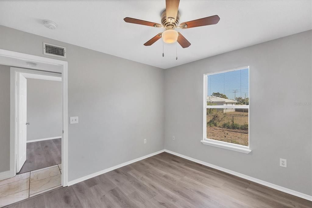 На продажу: $237,500 (3 спален, 1 ванн, 1080 Квадратных фут)