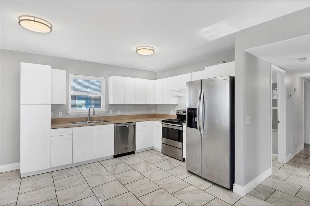 На продажу: $237,500 (3 спален, 1 ванн, 1080 Квадратных фут)