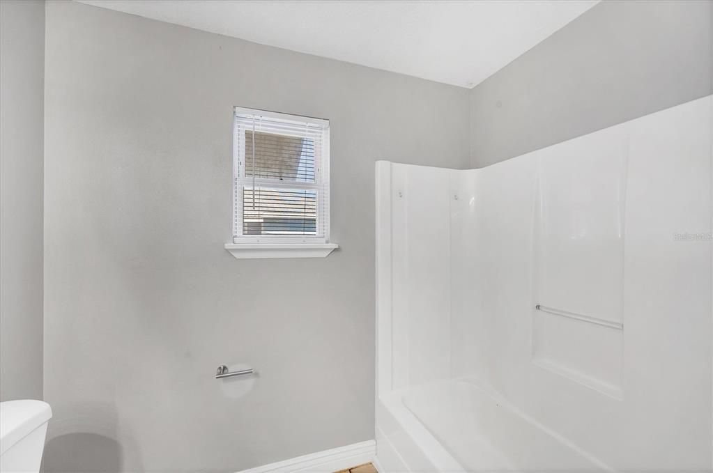 На продажу: $237,500 (3 спален, 1 ванн, 1080 Квадратных фут)