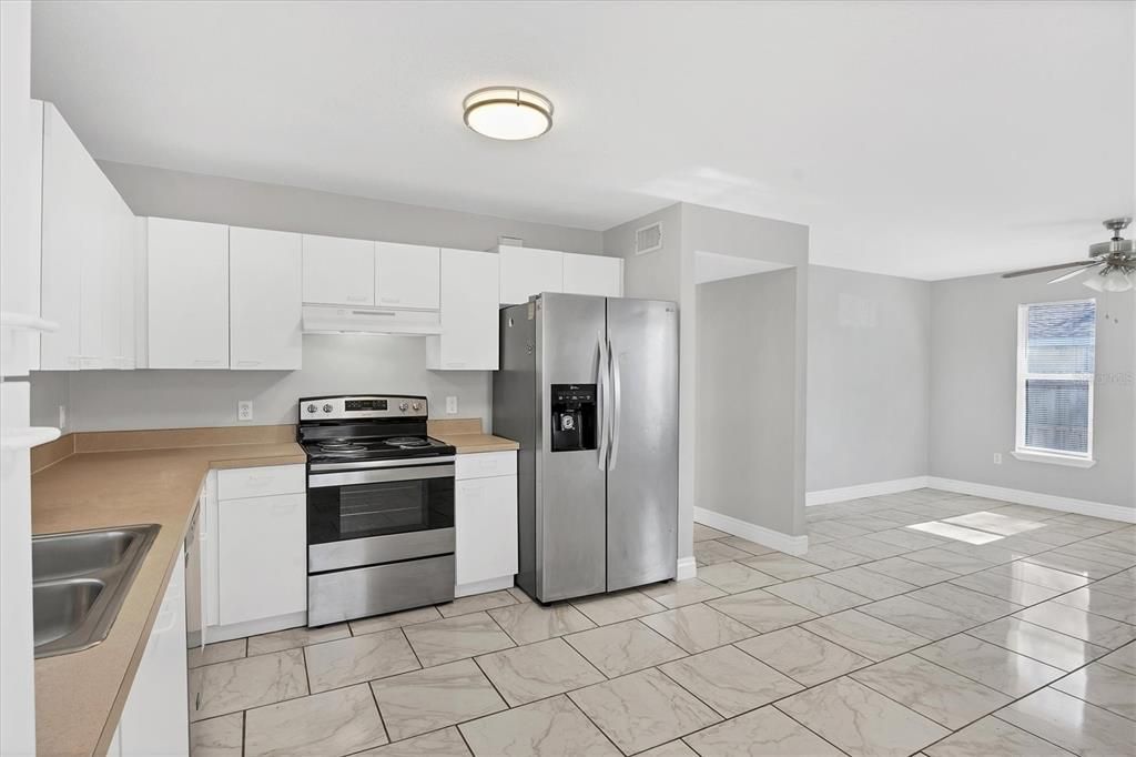 На продажу: $237,500 (3 спален, 1 ванн, 1080 Квадратных фут)