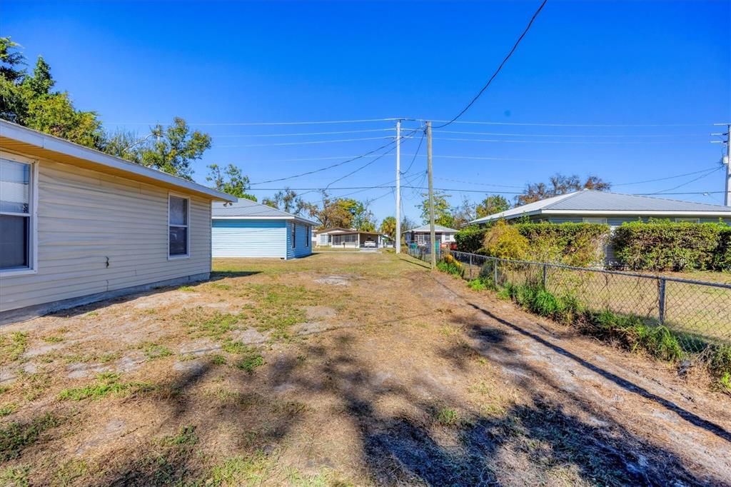 На продажу: $237,500 (3 спален, 1 ванн, 1080 Квадратных фут)