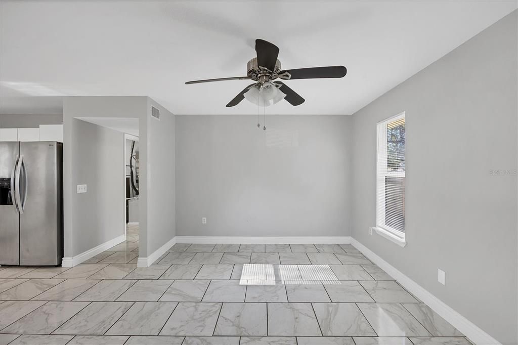 На продажу: $237,500 (3 спален, 1 ванн, 1080 Квадратных фут)