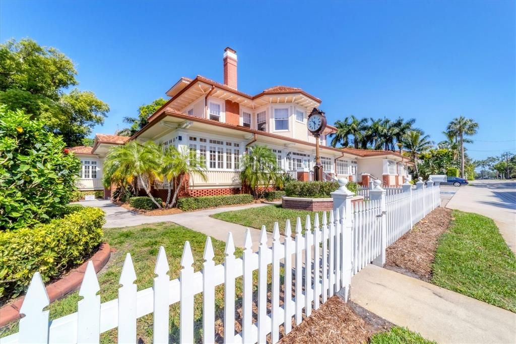 На продажу: $237,500 (3 спален, 1 ванн, 1080 Квадратных фут)