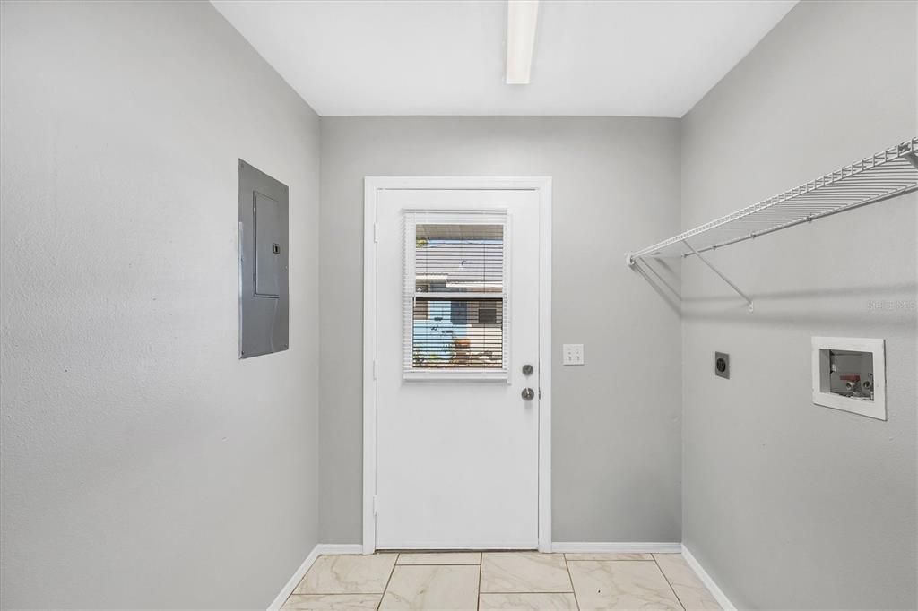 На продажу: $237,500 (3 спален, 1 ванн, 1080 Квадратных фут)