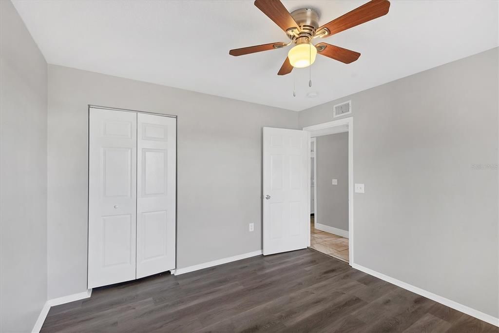 На продажу: $237,500 (3 спален, 1 ванн, 1080 Квадратных фут)