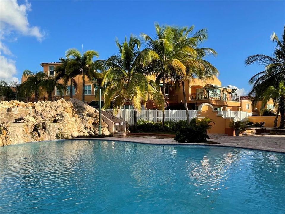 На продажу: $535,000 (4 спален, 3 ванн, 2645 Квадратных фут)