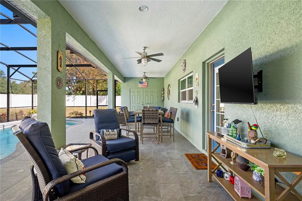 Под контрактом: $389,000 (2 спален, 2 ванн, 1232 Квадратных фут)