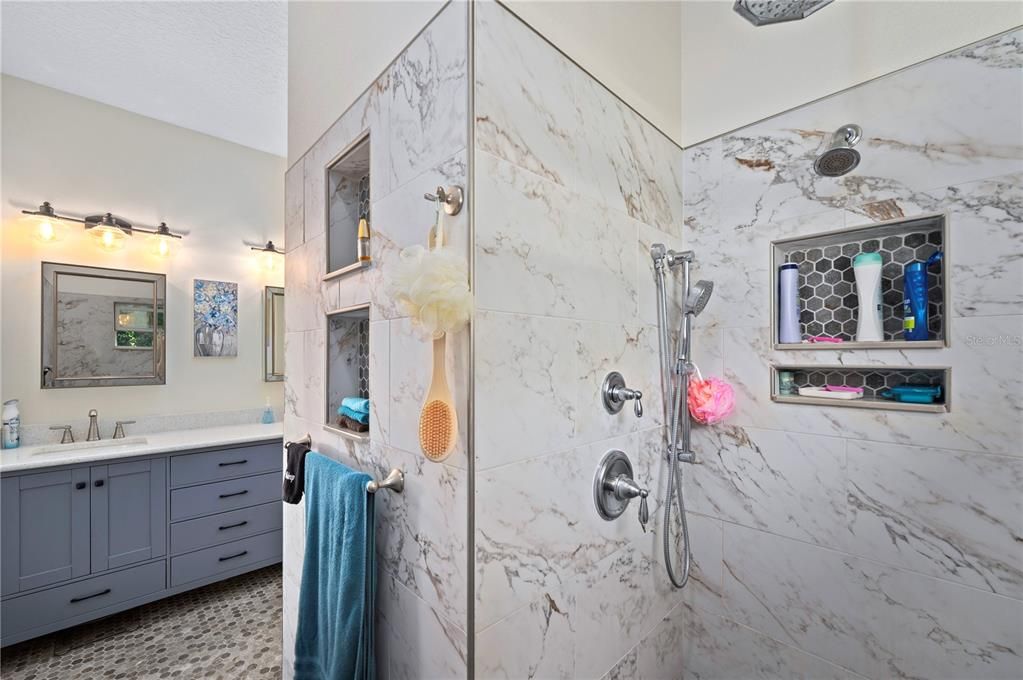 Под контрактом: $389,000 (2 спален, 2 ванн, 1232 Квадратных фут)