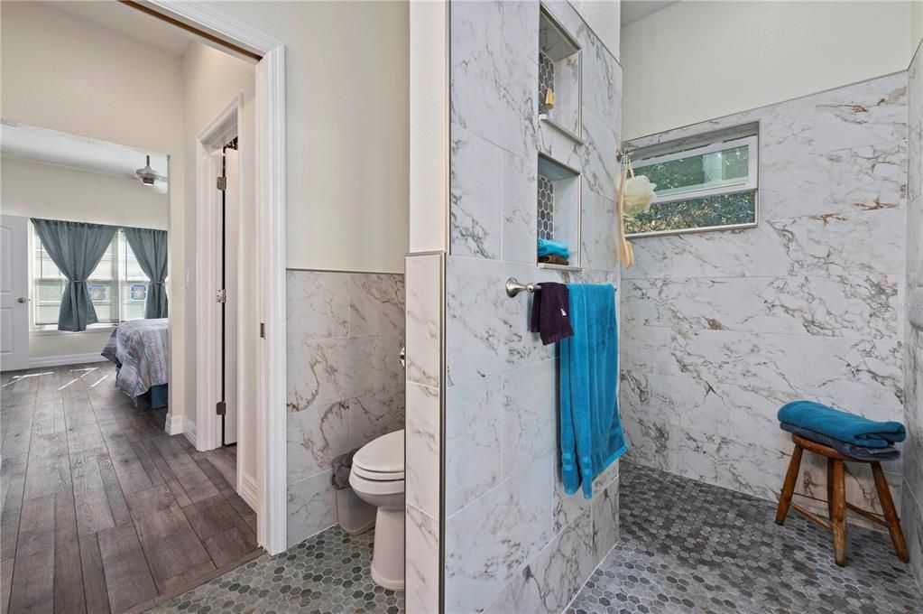 Под контрактом: $389,000 (2 спален, 2 ванн, 1232 Квадратных фут)